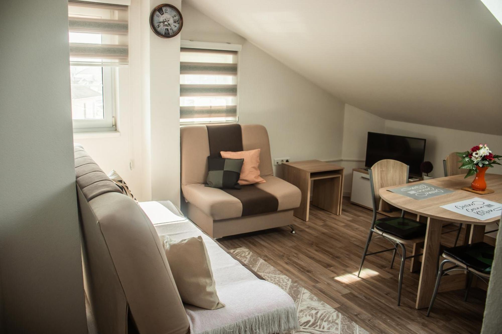 Apartments Basic Visoko Bagian luar foto